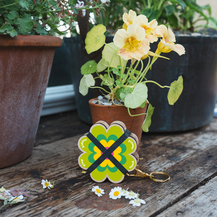 FA X SW Keyring Flower Press