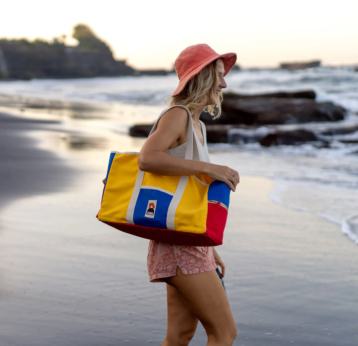 YKRA: Beach Bag