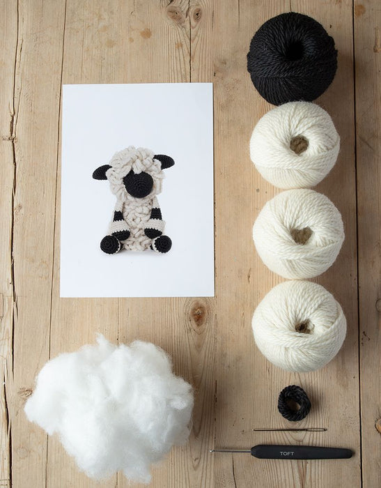 Lisa the Valais Blacknose Sheep Kit