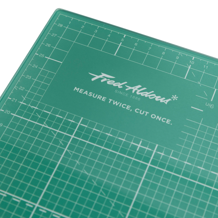 Fred Aldous Glass Cutting Board 28 x 38cm