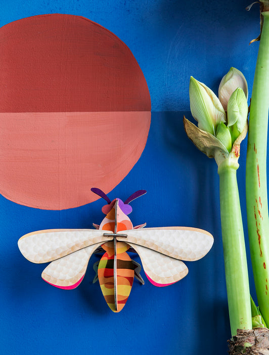 Studio Roof: Wall Decor Honey Bee