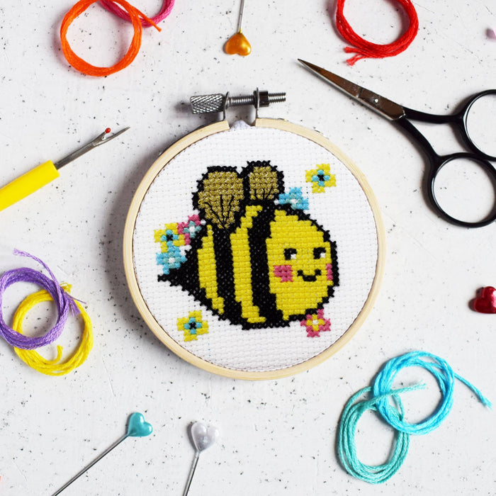 The Make Arcade - Mini Cross Stitch - Bella bee
