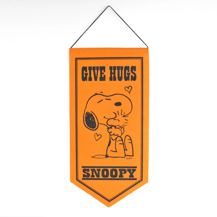 Snoopy Wall Hanging - Give Hugs